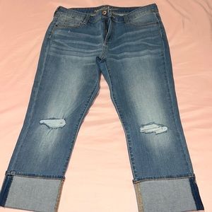 Arizona Capri distressed jean. Size 11.  Stretchy